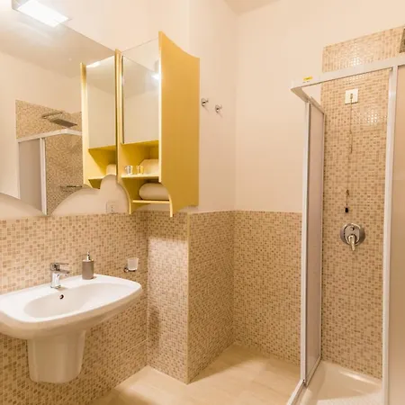 Gavinhouse Large Comfortable Apartment *